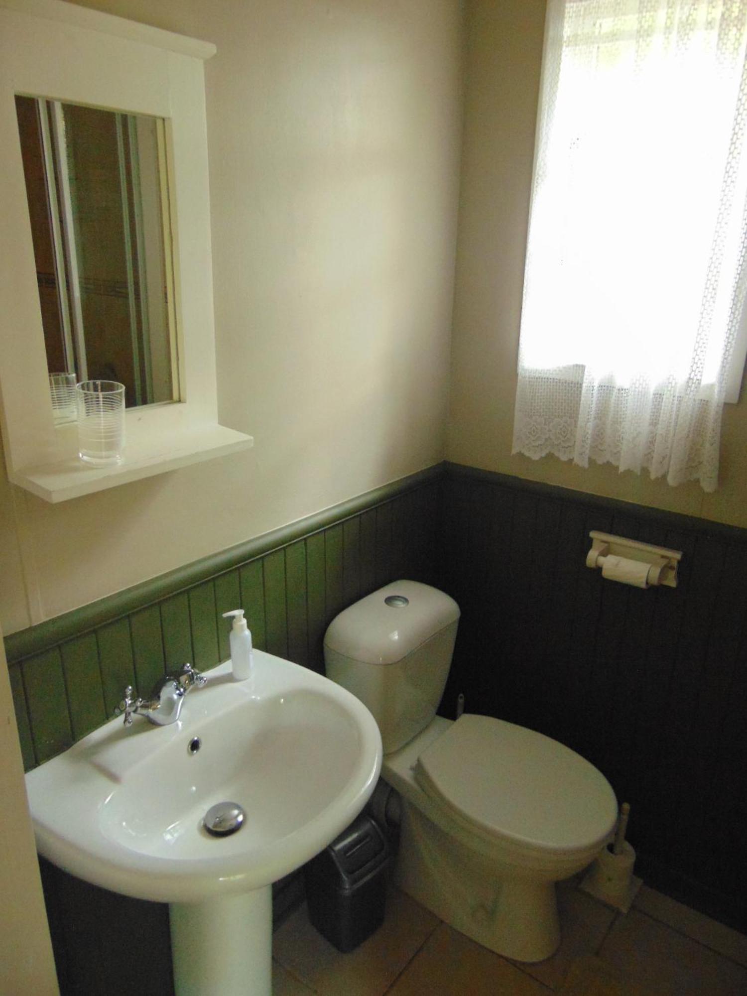 Fountain Baths Guest Cottages 바버턴 외부 사진